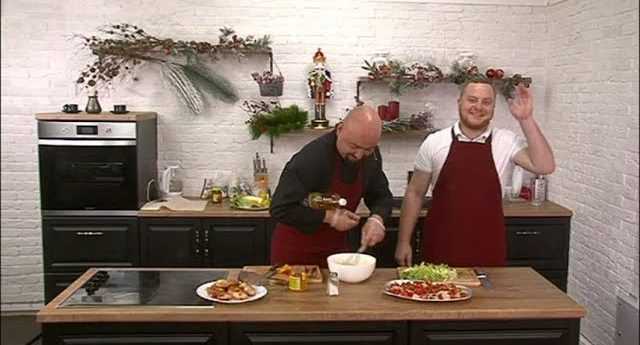 Есть today. 12.12.2018. Готовим салат из курицы и памелы