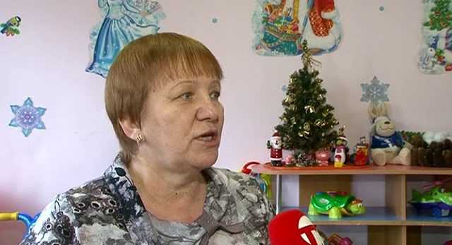 Нужные подарки малышам. В детский дом отвезли игрушки и подгузники