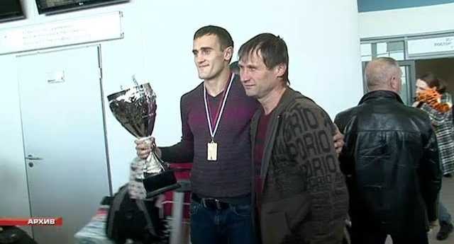 Александр Захаров и Андрей Подоплелов получили долгожданные знаки отличия