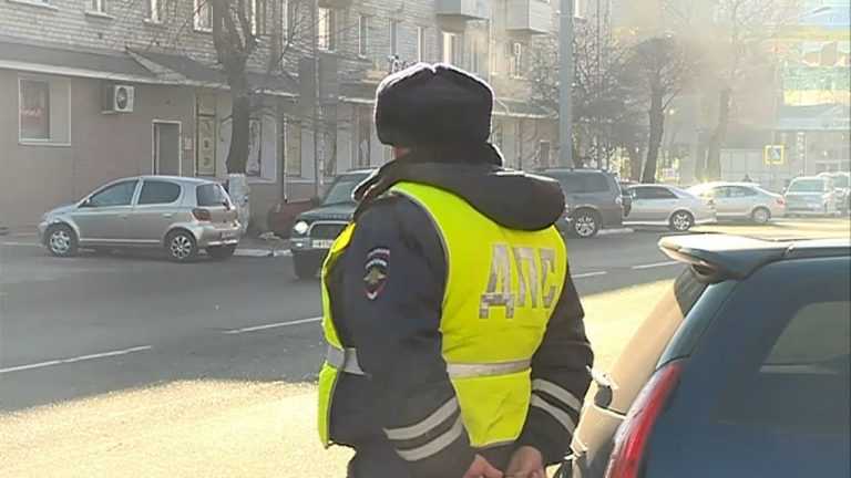 Автомобилисты и пешеходы Уссурийска нарушают правила