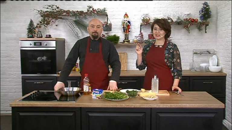 Есть today. 23.01.2019. Салат с печёной свеклой и двумя соусами