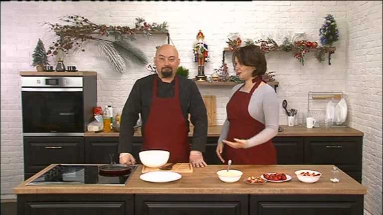 Есть today. 16.01.2019. Блинчики с сыром Маскарпоне и клубникой