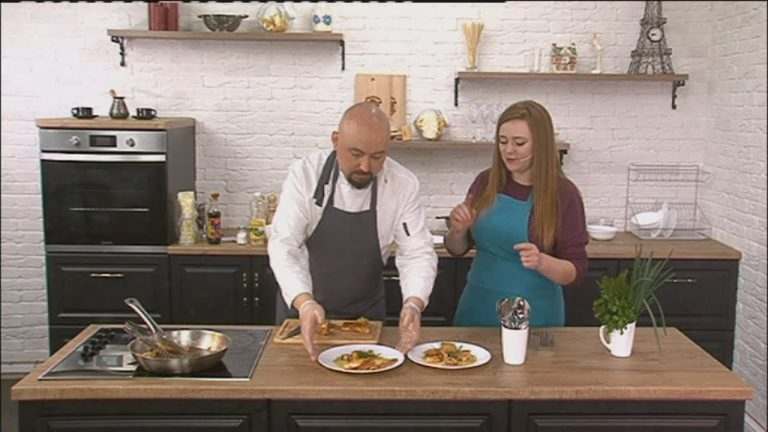 Есть today. 22.02.2019. Камбала с голландским соусом и рулет из яиц с овощами