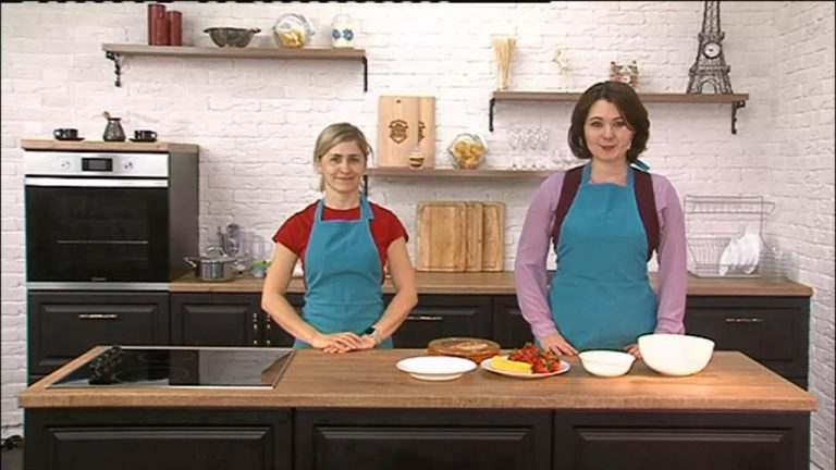 Есть today. 28.02.2019. Панакота и куриные рулетики в беконе