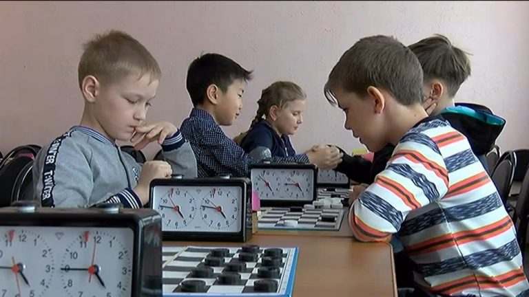 Весенняя серия игр «Чудо-шашки» прошла в Новоникольске