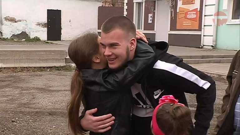 23 новобранца сегодня отправились служить Родине