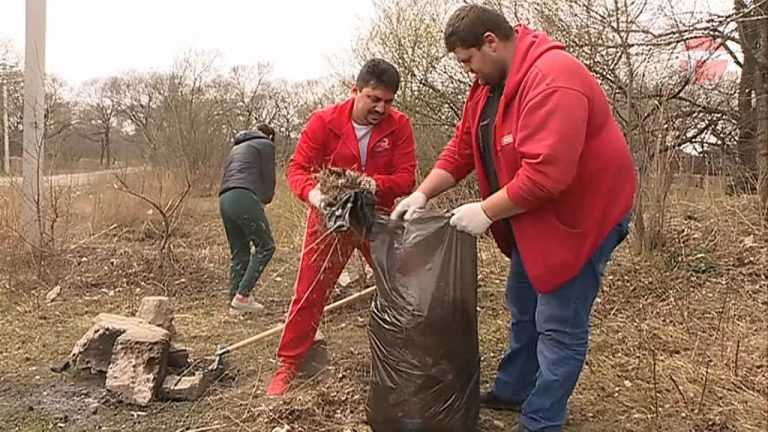 Представители медиа-сообщества Уссурийска вышли на субботник