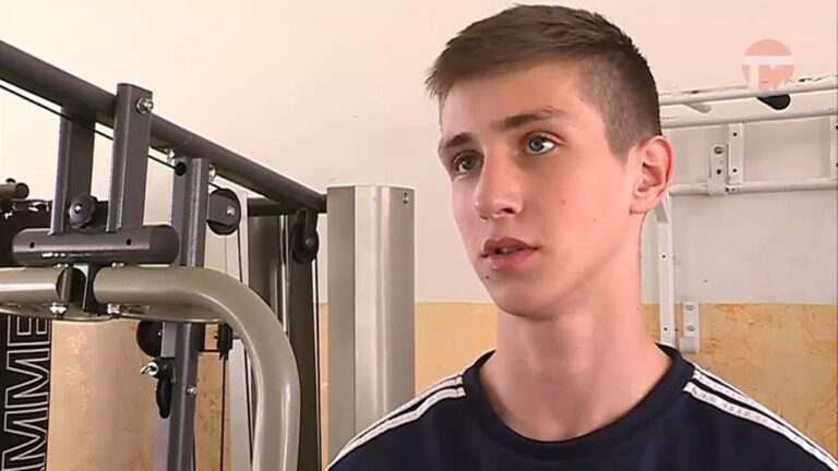 «Будем вместе». 16-летний Виктор мечтает о семье