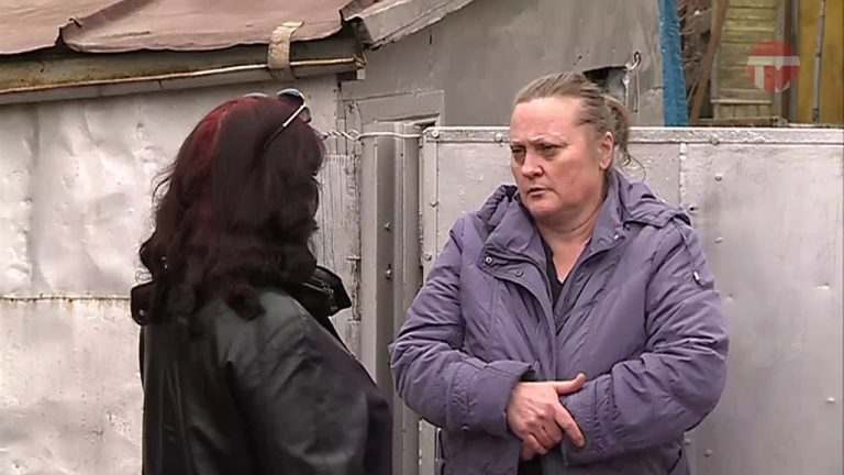 Проблема с вывозом мусора возникла в микрорайоне Сахпосёлка