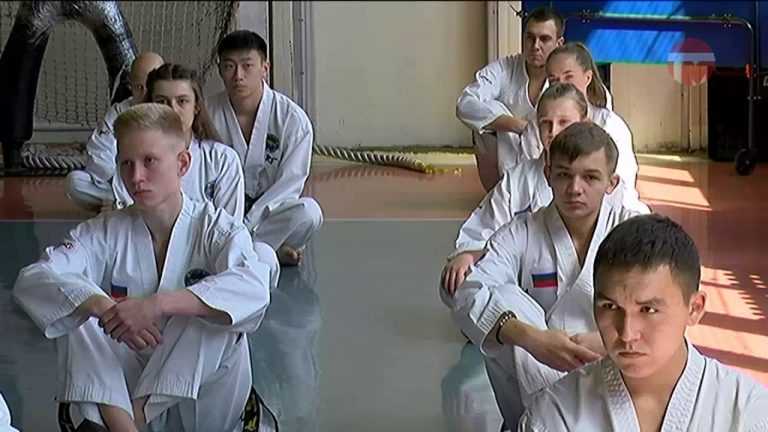 Встреча «Черных поясов» прошла в спортивном комплексе «Дружба»
