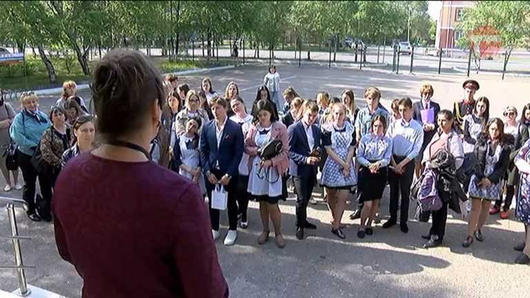 Сегодня выпускники сдавали первый единый государственный экзамен