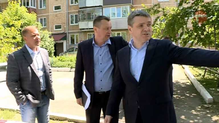 Ремонт дворов в Уссурийске глава администрации проверил лично