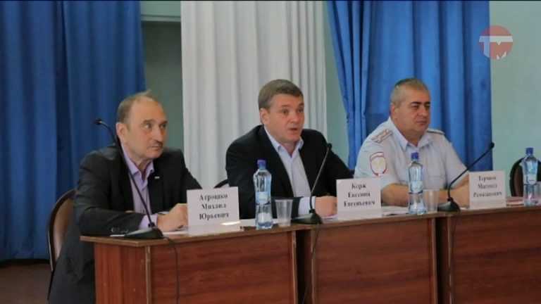 Градоначальник Уссурийска встретился с жителями округа «Центрального»