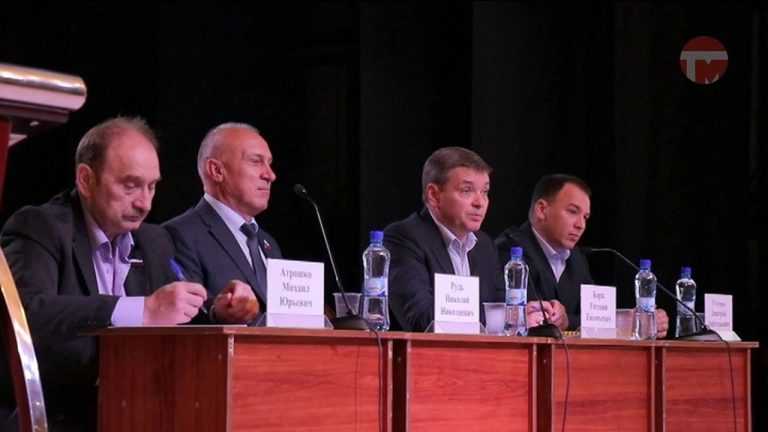 Жители микрорайона Слободы встретились с Евгением Коржом