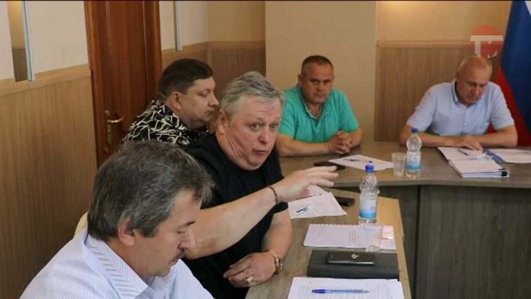 Кто станет почетным жителем Уссурийска в этом году, спорят депутаты местной Думы