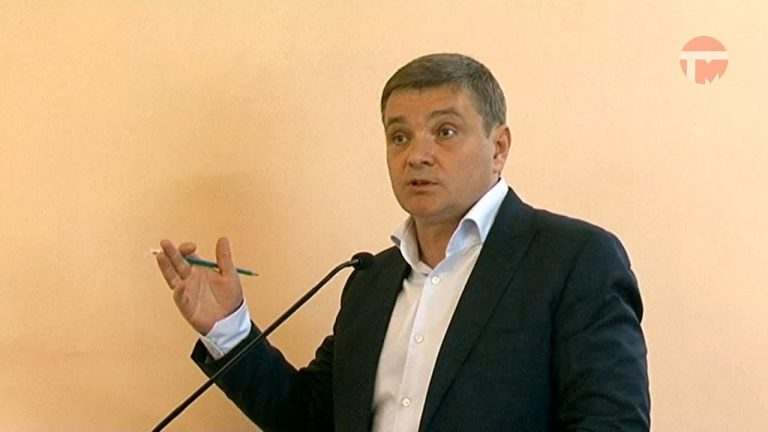 Глава администрации выслушал жалобы жителей Слободы