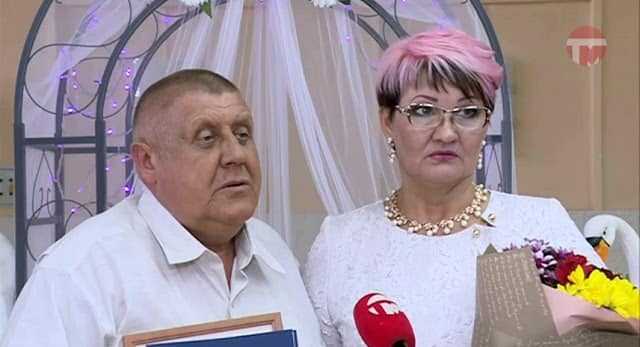 Медали «За любовь и верность» вручили семейным парам Уссурийска