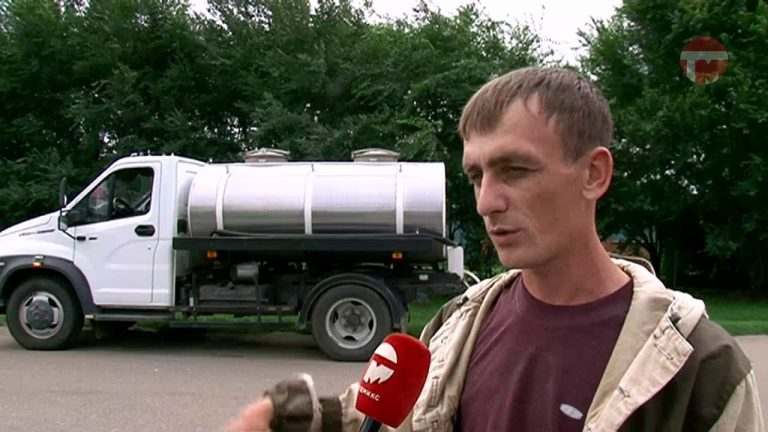 В село Загородное уже второй день привозят воду
