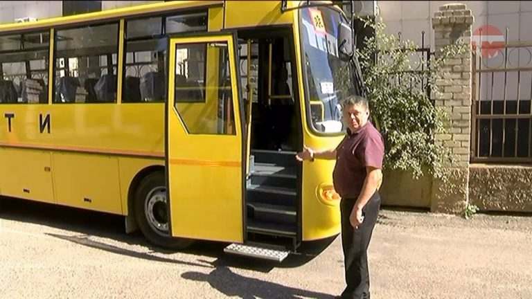 У пловцов бассейна Чайка появился свой автобус