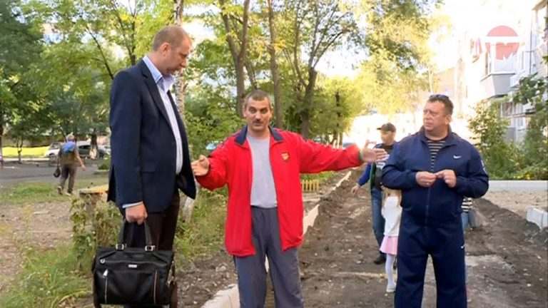 Ремонт двора на Горького стал причиной скандала