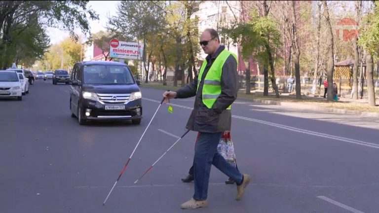 «Уступи дорогу незрячему пешеходу» — акция ГИБДД Уссурийска