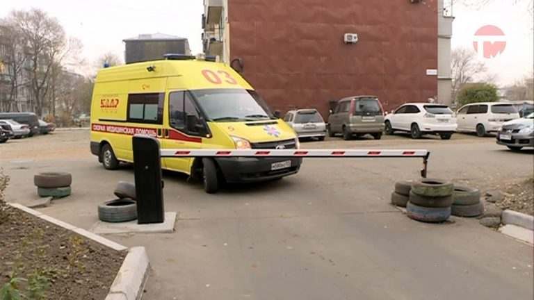 Шлагбаумы во дворах Уссурийска всё чаще становятся преградой к спасению жизни людей