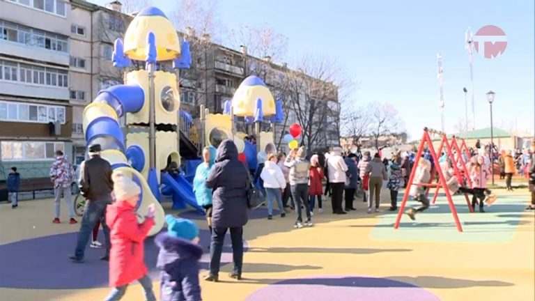 Новый сквер открыли в Доброполье