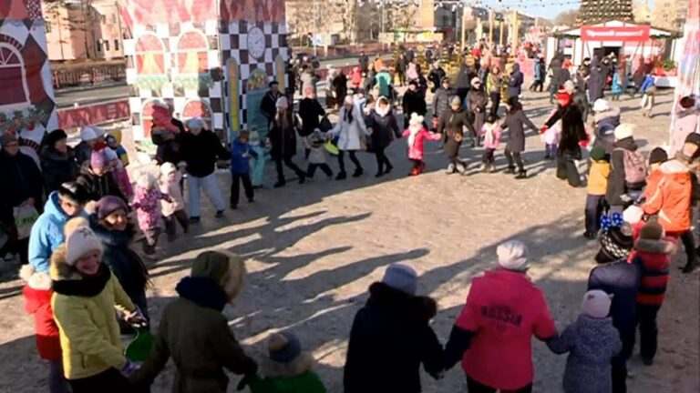 Музыка и детский смех наполнили центральную площадь Уссурийска на  каникулах