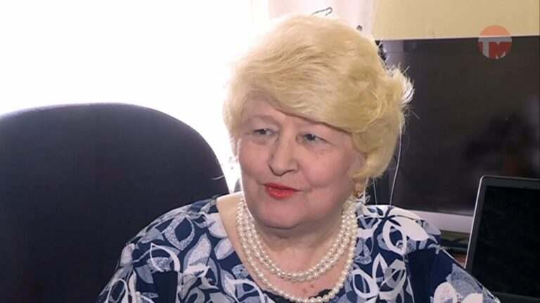 80 лет исполнилось почетному гражданину округа Людмиле Бондарь