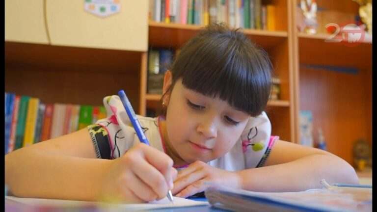 «Будем вместе». 7-летняя Ульяна ждёт, когда её заберут из детского дома