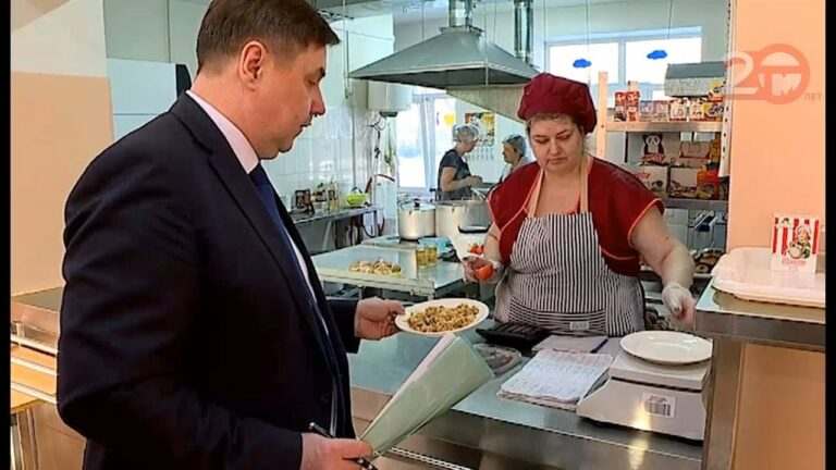 Как питаются уссурийские школьники, выясняли депутаты местной Думы
