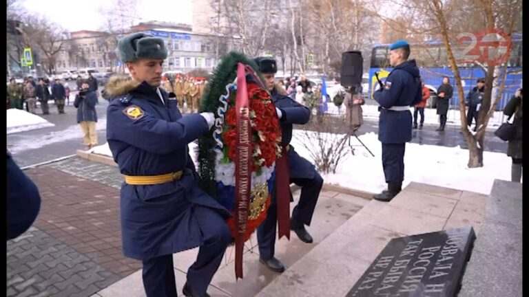 Церемонией возложения цветов почтили память псковских десантников 6-й роты