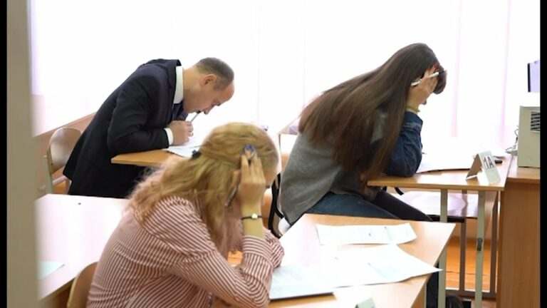 Уссурийские родители сдали ЕГЭ