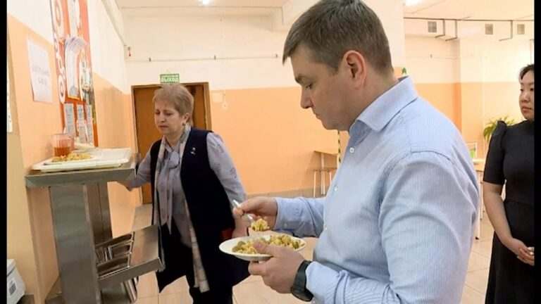 Школьные столовые Уссурийска проверила специальная комиссия