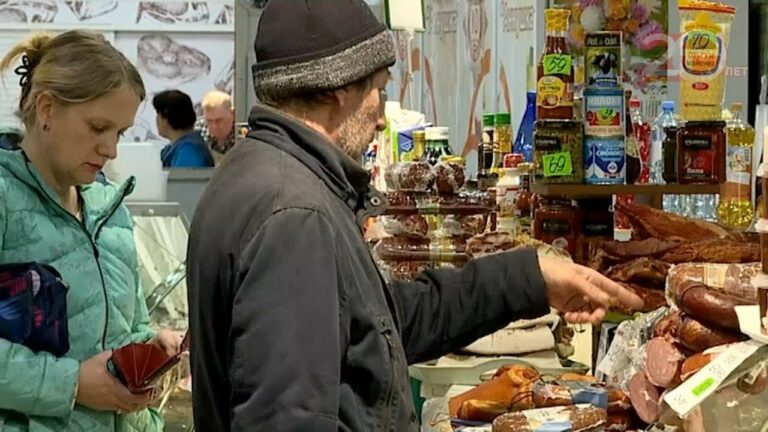 Дефицита продуктов и ажиотажа в магазинах Уссурийска нет