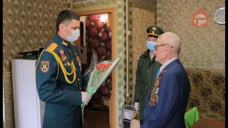 Участников Великой Отечественной поздравляют в Уссурийске