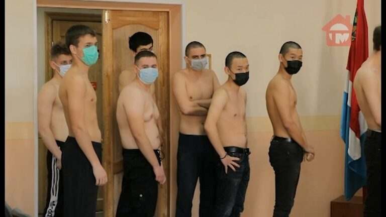 Первая партия уссурийских призывников отправилась служить