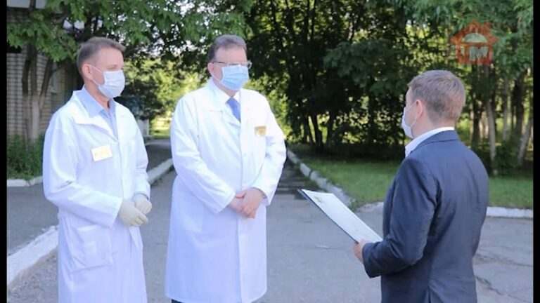 Медицинских работников Уссурийска поздравили с профессиональным праздником