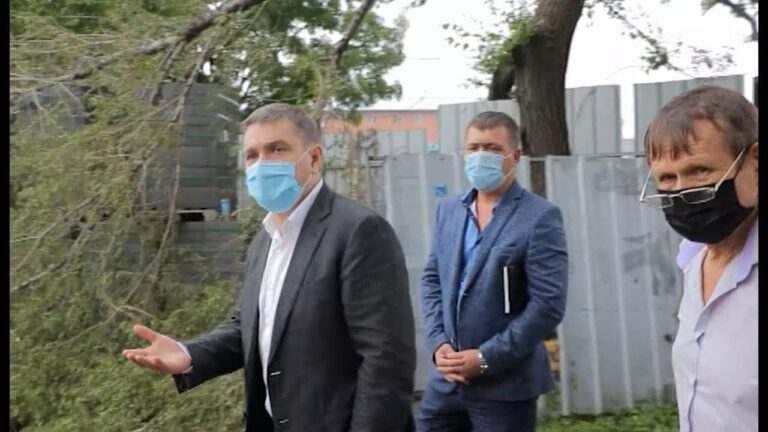 Глава округа Евгений Корж посетил район пятого и шестого километров