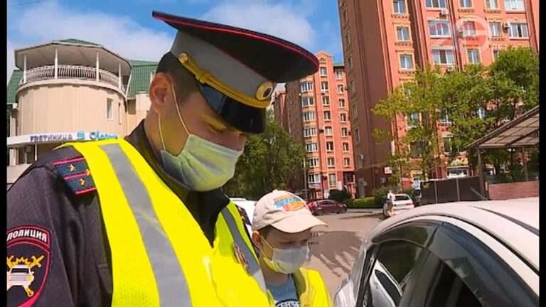 В Уссурийске дети вместе с полицейскими отправились в рейд