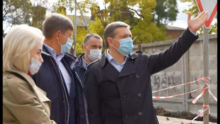 Знаки «Парковка запрещена» будут устанавливать на центральных улицах Уссурийска