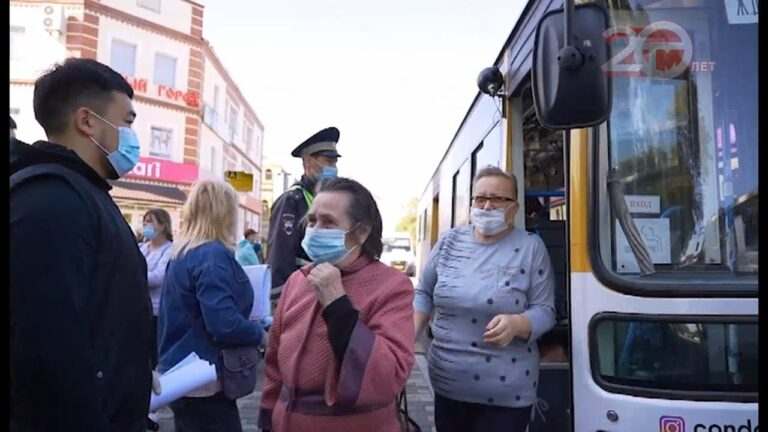 Приморцев не будут пускать в общественный транспорт без маски
