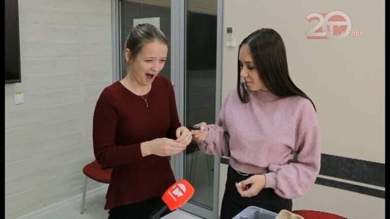 Девушка с тараканами. Необычные питомцы гостях у Телемикса