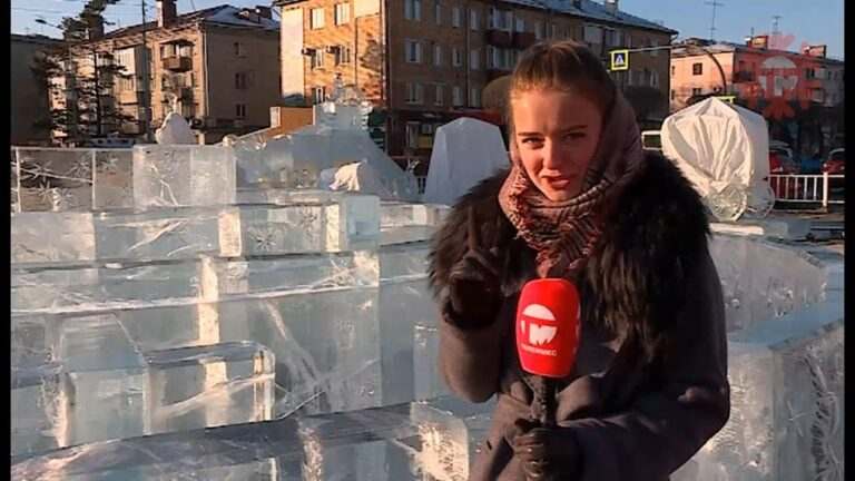На центральной площади Уссурийска заканчивается строительство зимнего городка