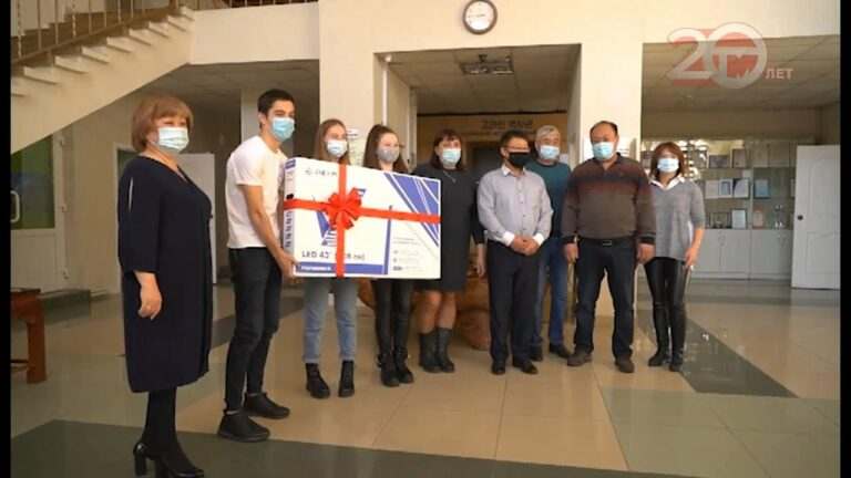 Телевизор в подарок. Волонтеры Уссурийска уже начали отмечать свой праздник