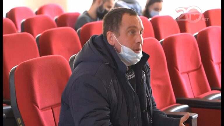 В Уссурийске начали штрафовать за неубранный снег