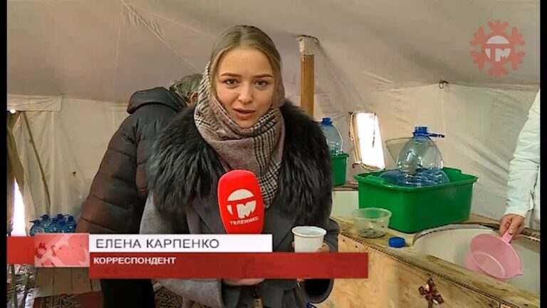 В храмах Уссурийска начали раздавать освящённую воду