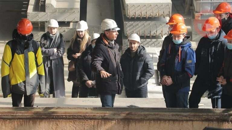 Ученики школы № 134 побывали на заводе мостостроительных конструкций