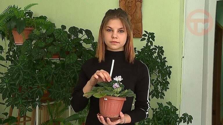 «Будем вместе».  14-летняя девочка Люда мечтает обрести семью