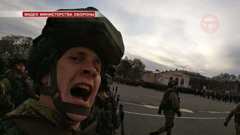 Репетицию парада Победы провели военные на центральной площади Уссурийска